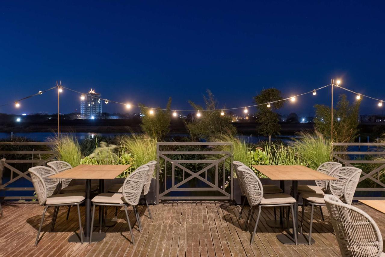 Radisson Hotel Tamboho Waterfront アンタナナリボ エクステリア 写真