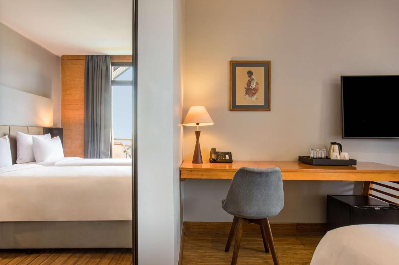 Radisson Hotel Tamboho Waterfront アンタナナリボ エクステリア 写真
