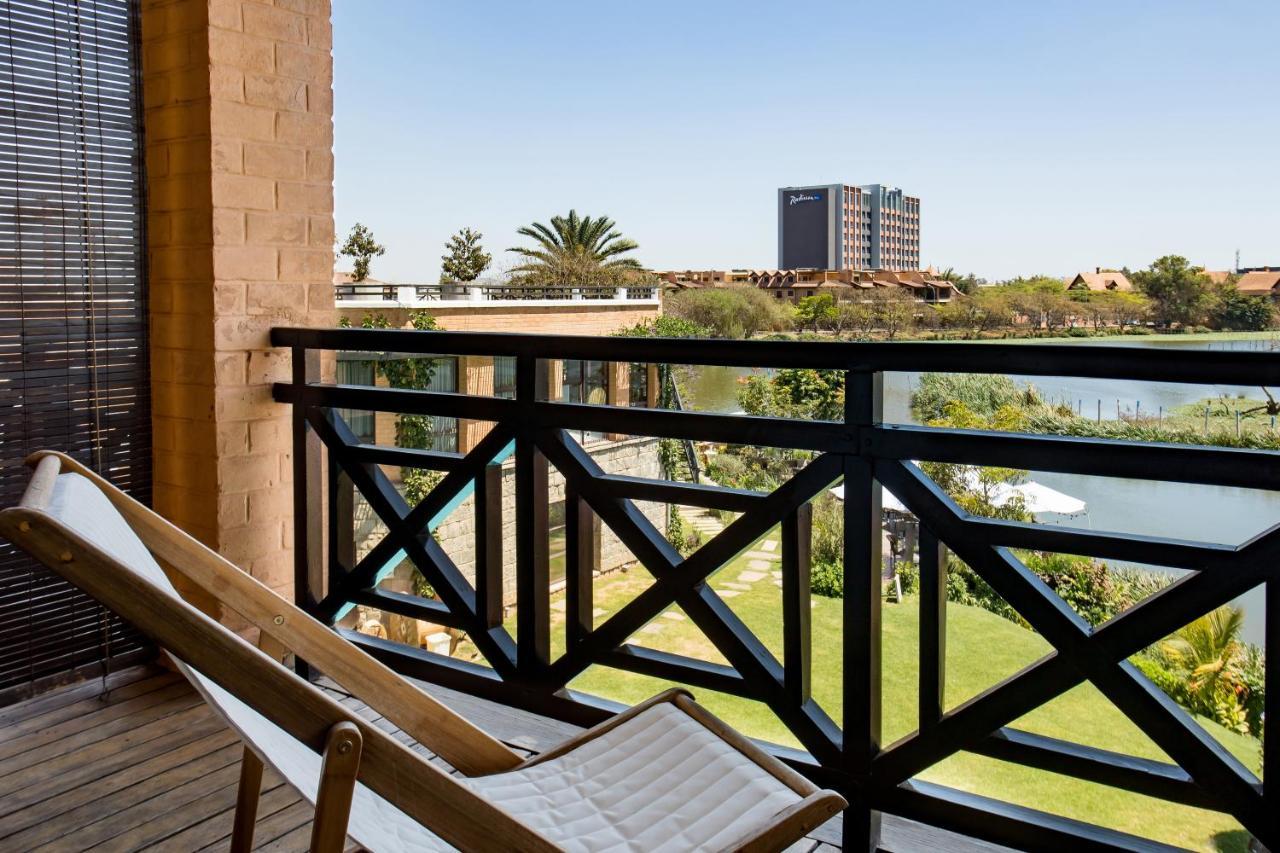 Radisson Hotel Tamboho Waterfront アンタナナリボ エクステリア 写真