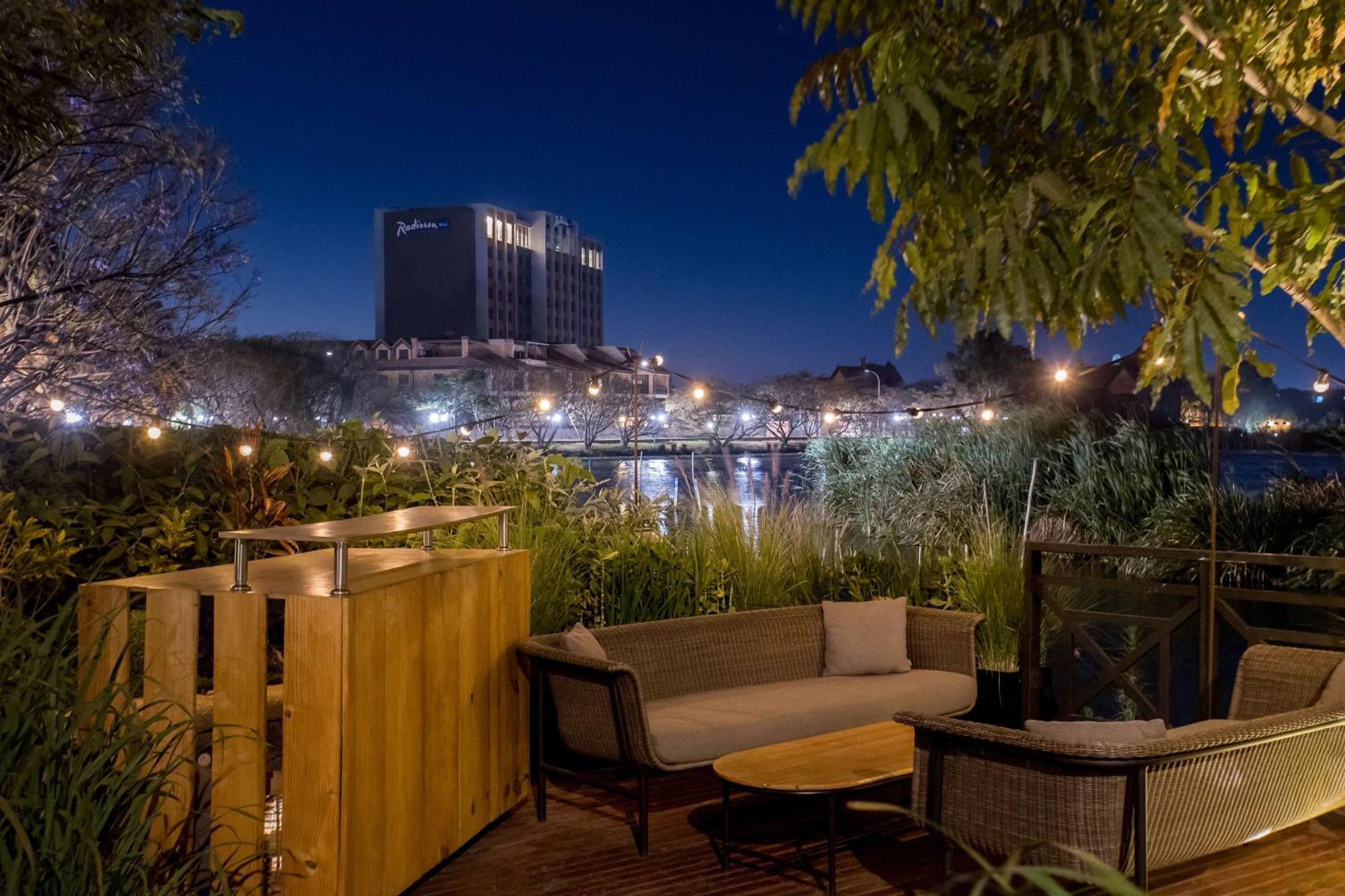 Radisson Hotel Tamboho Waterfront アンタナナリボ エクステリア 写真