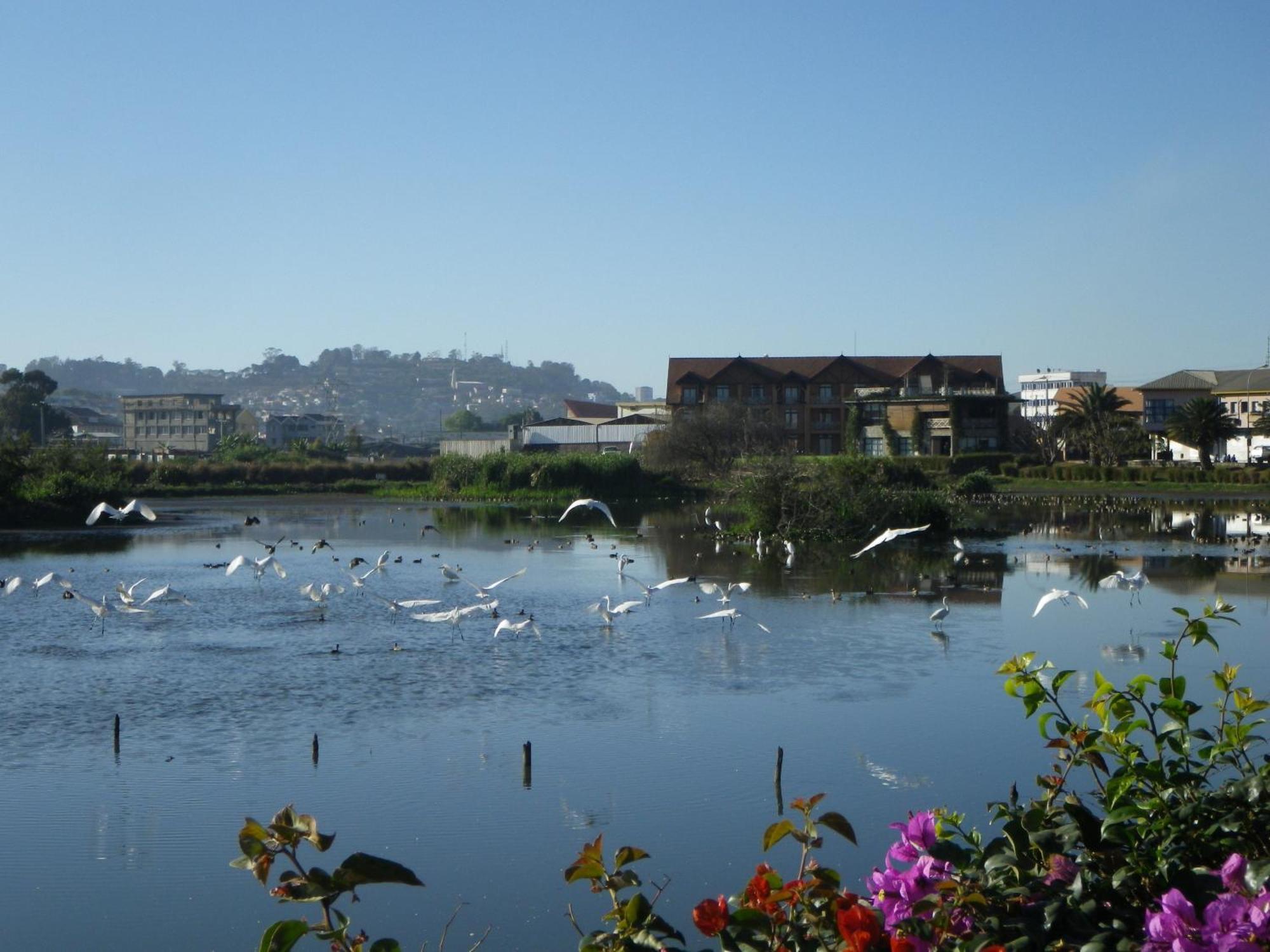 Radisson Hotel Tamboho Waterfront アンタナナリボ エクステリア 写真